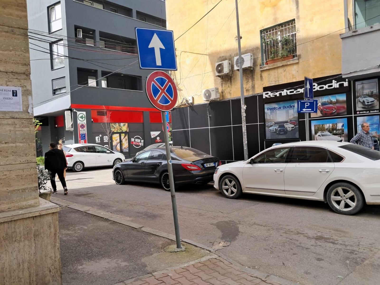 Edea Flat Lägenhet Tirana Exteriör bild